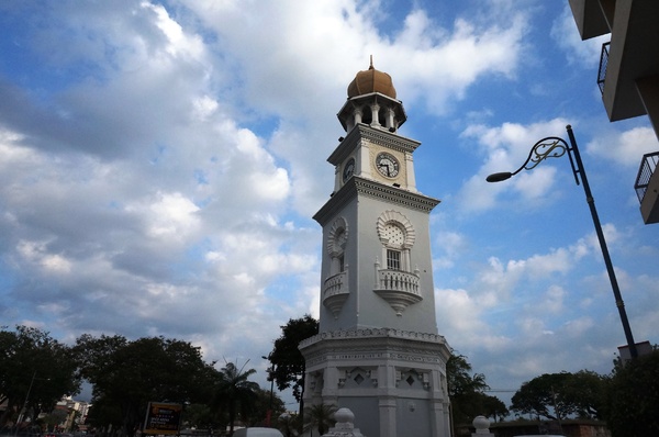 victoriaclocktoweripeentw - Top 10 Colonial Structures in Penang, Malaysia