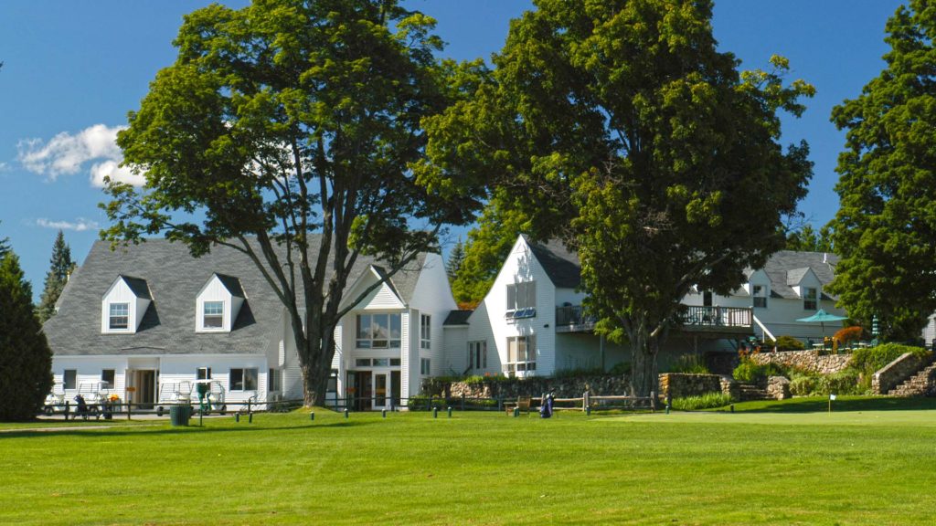 lakesunapee 1024x576 - Colonial Clubhouse: Architectural Digest's Most Beautiful Golf Clubhouses in America
