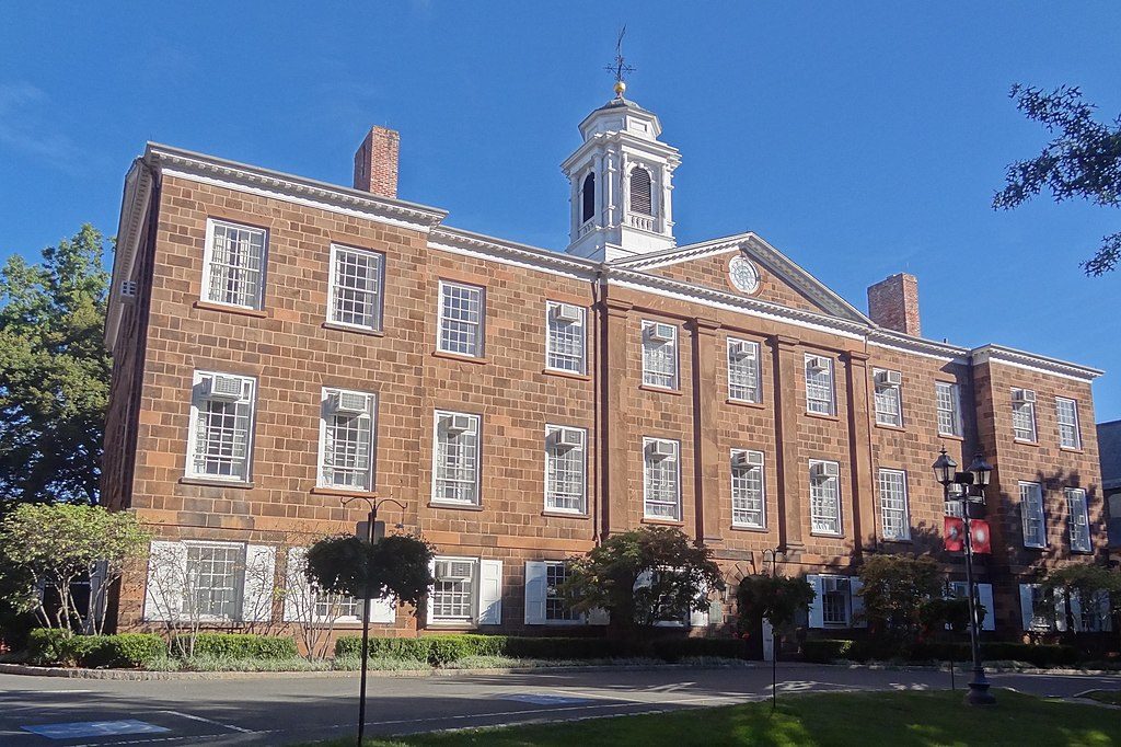 wikiOld Queens New Brunswick NJ looking north 2014 1024x682 - The Nine Colonial Colleges